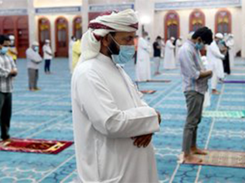 مشاهد تحبس الأنفاس بعد إعادة فتح مساجد الإمارات